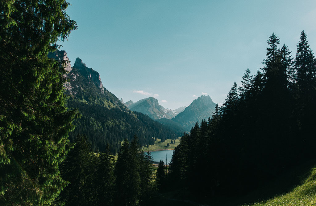 Ausblick auf ein Tal